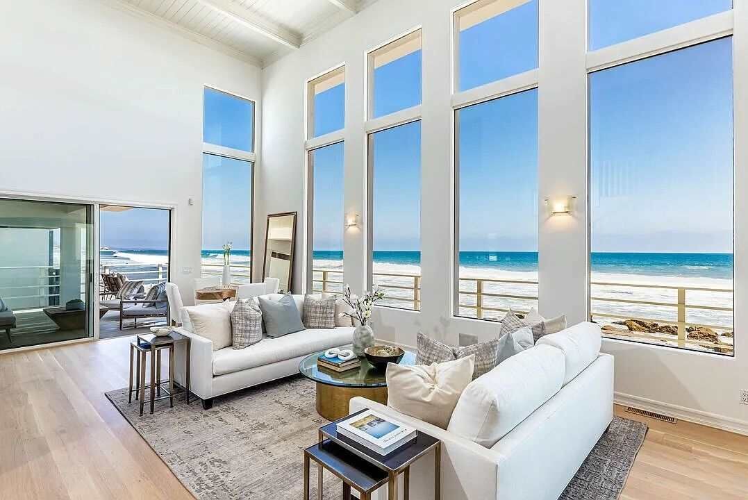 Photo of Livingroom in Eastern Malibu