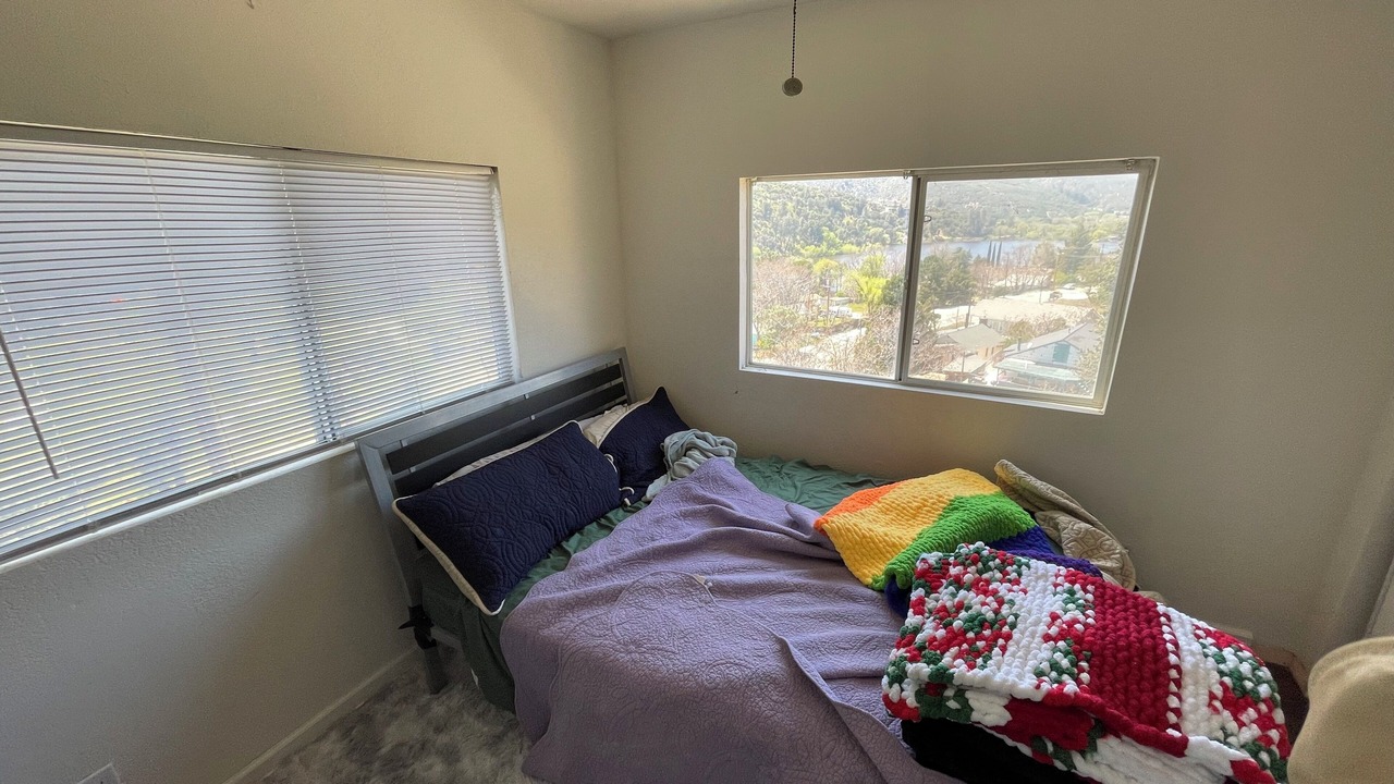 Photo of Bedroom in Lake Hughes