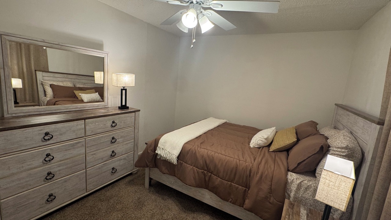 Photo of Bedroom in Raisin