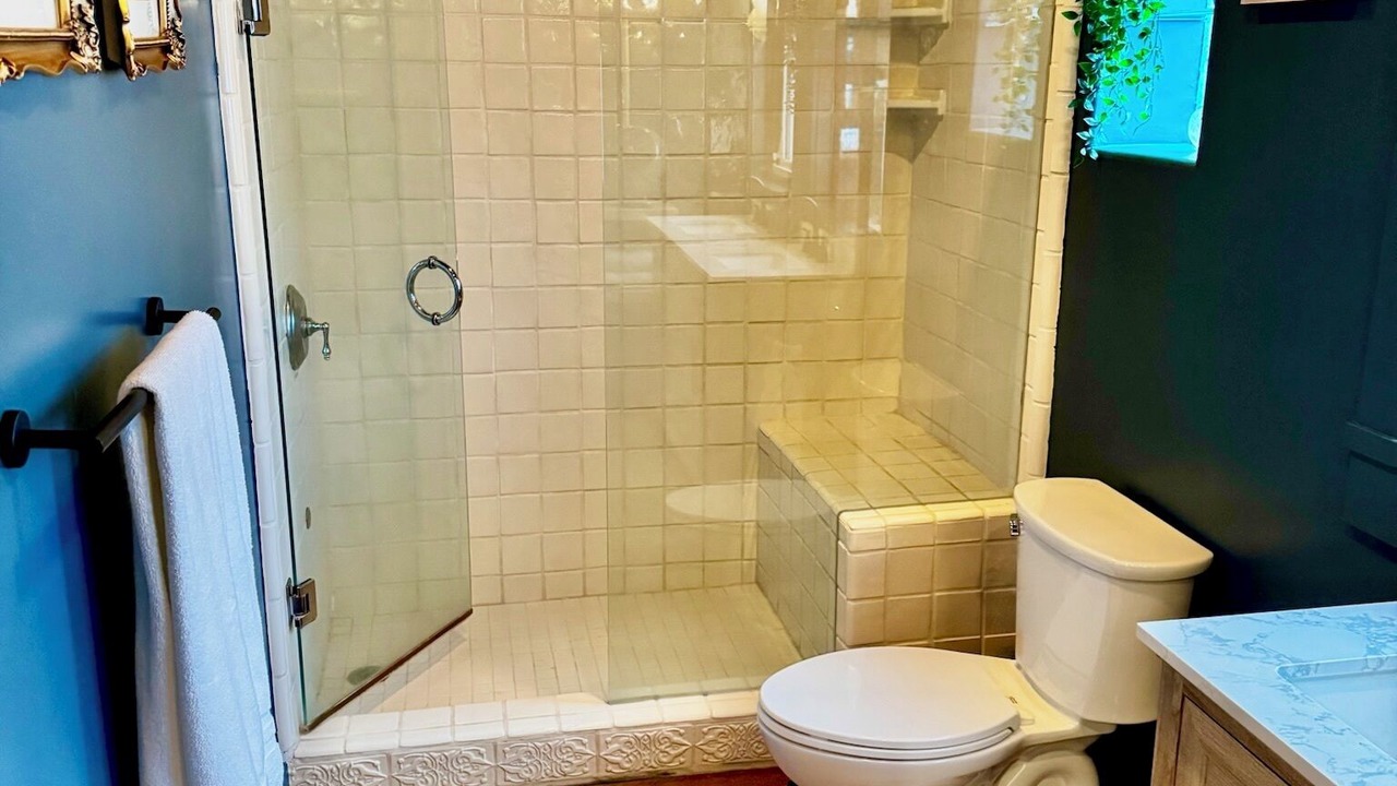 Photo of Bathroom in Oak Park