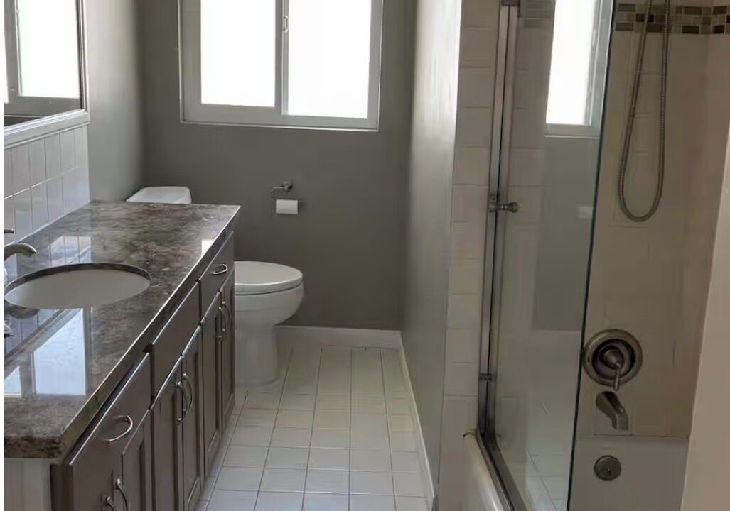 Photo of Bathroom in Sunset Cliffs