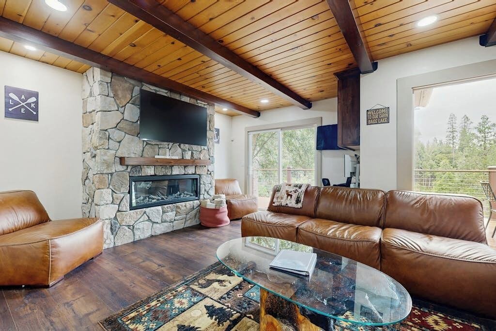 Photo of Livingroom in Bass Lake