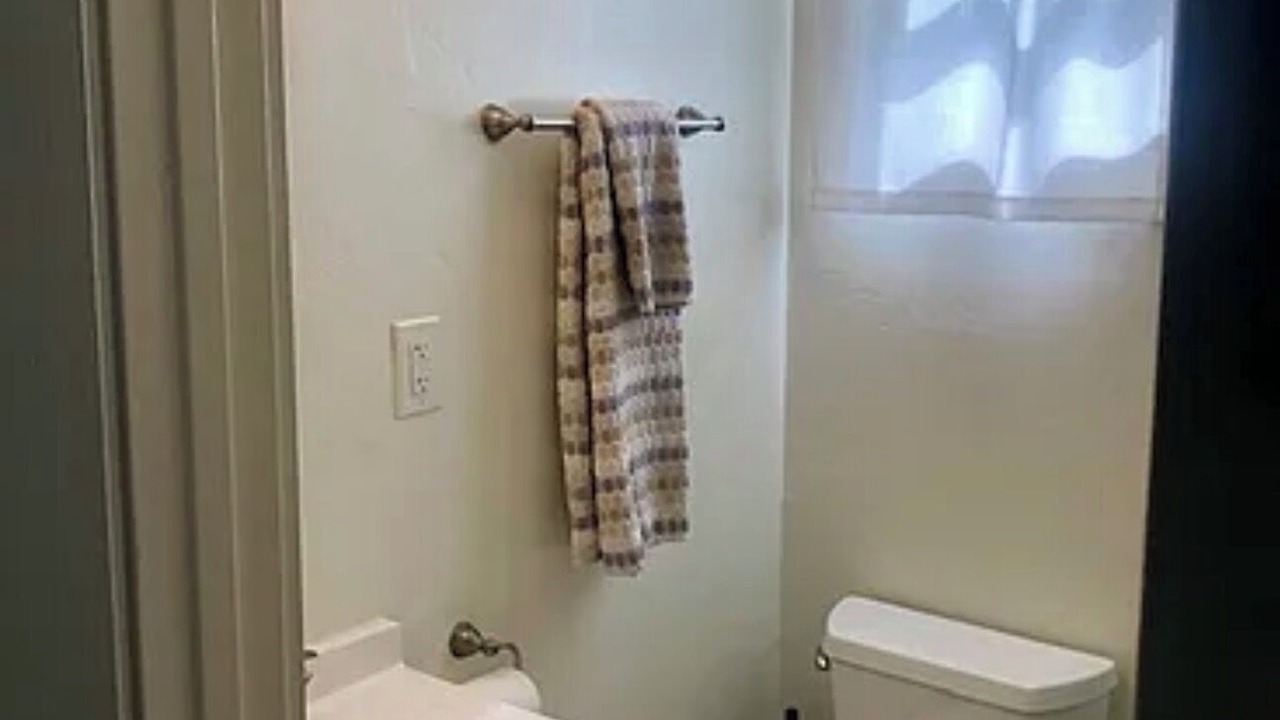 Photo of Bathroom in Oak Park