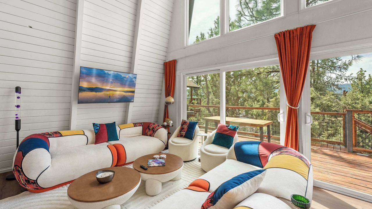 Photo of Livingroom in Big Bear City