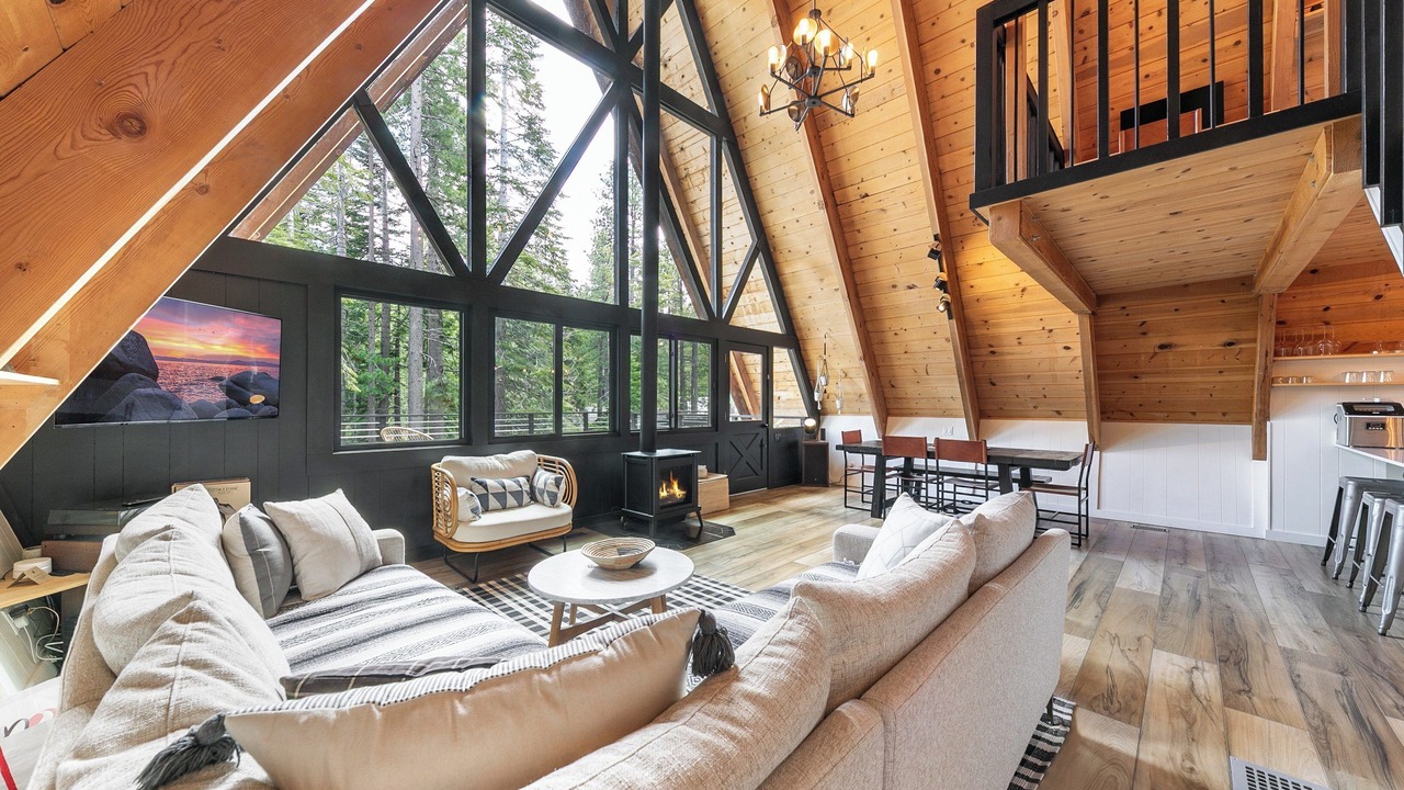 Photo of Livingroom in Tahoma