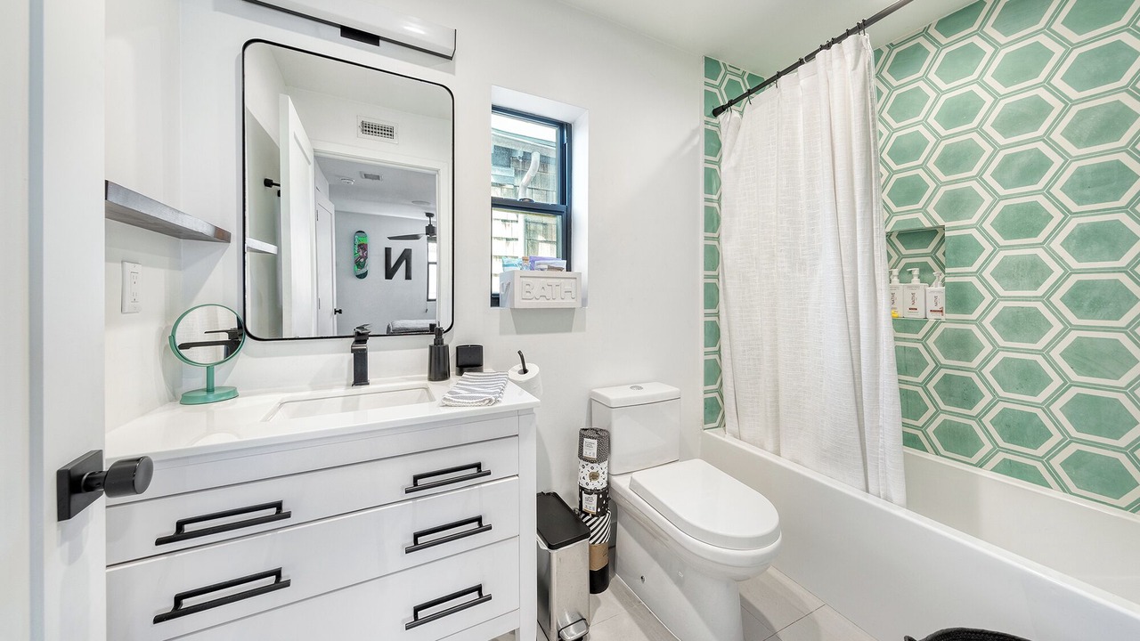 Photo of Bathroom in Marina Peninsula
