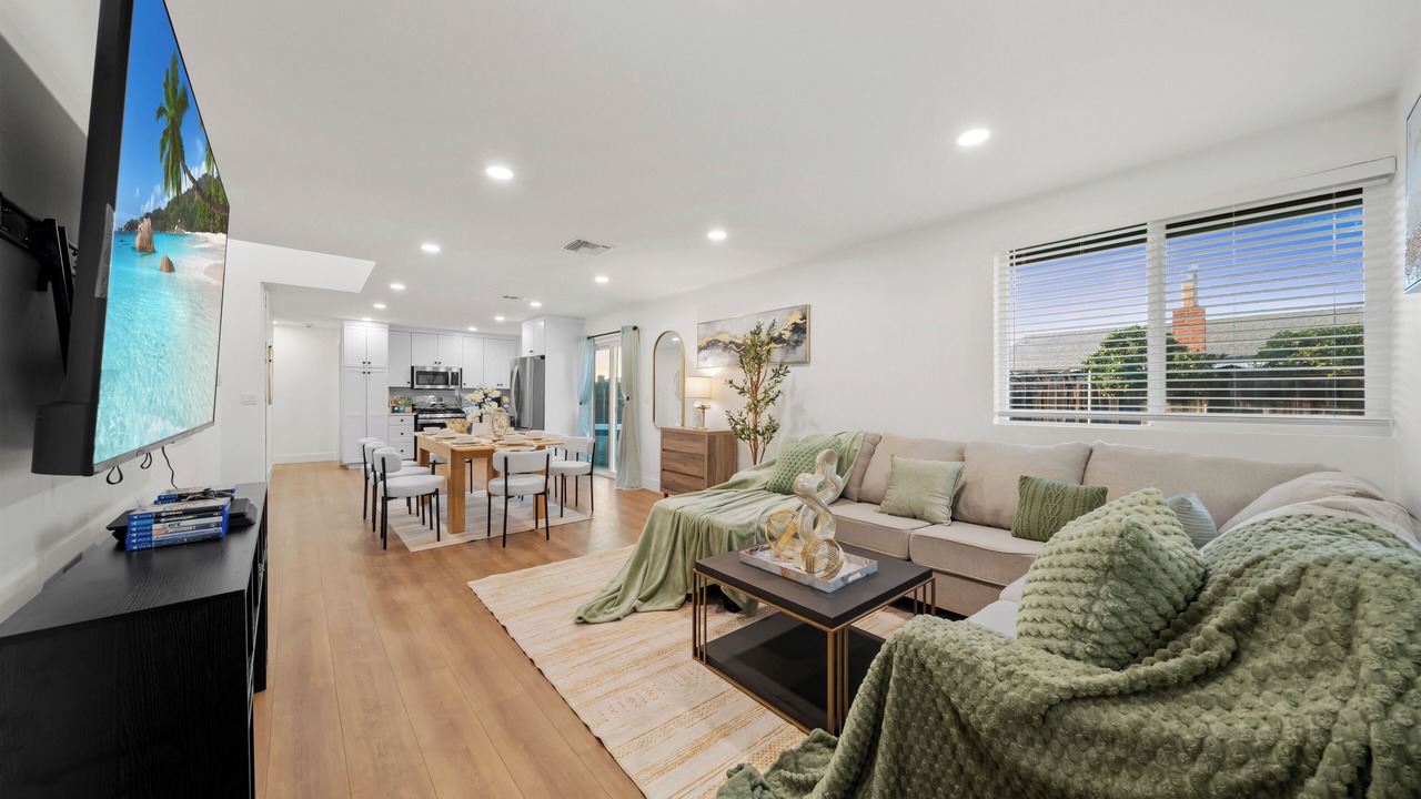 Photo of Livingroom in Rancho San Diego