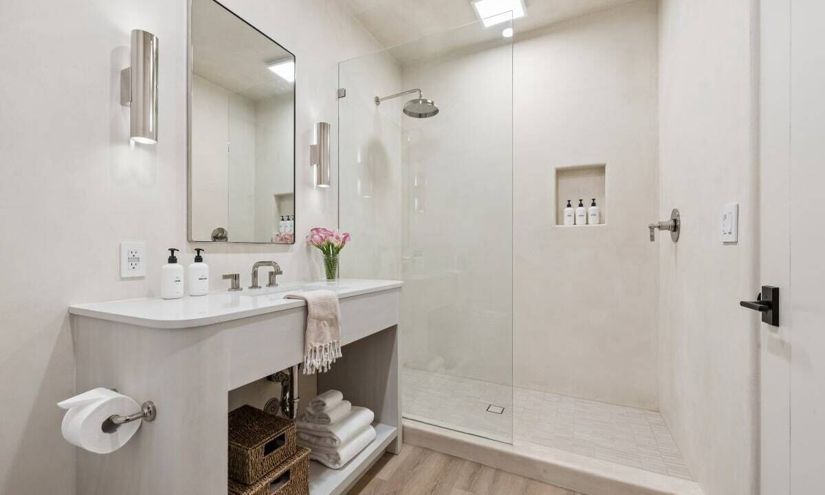 Photo of Bathroom in Oak Park