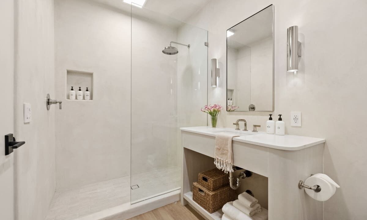 Photo of Bathroom in Oak Park