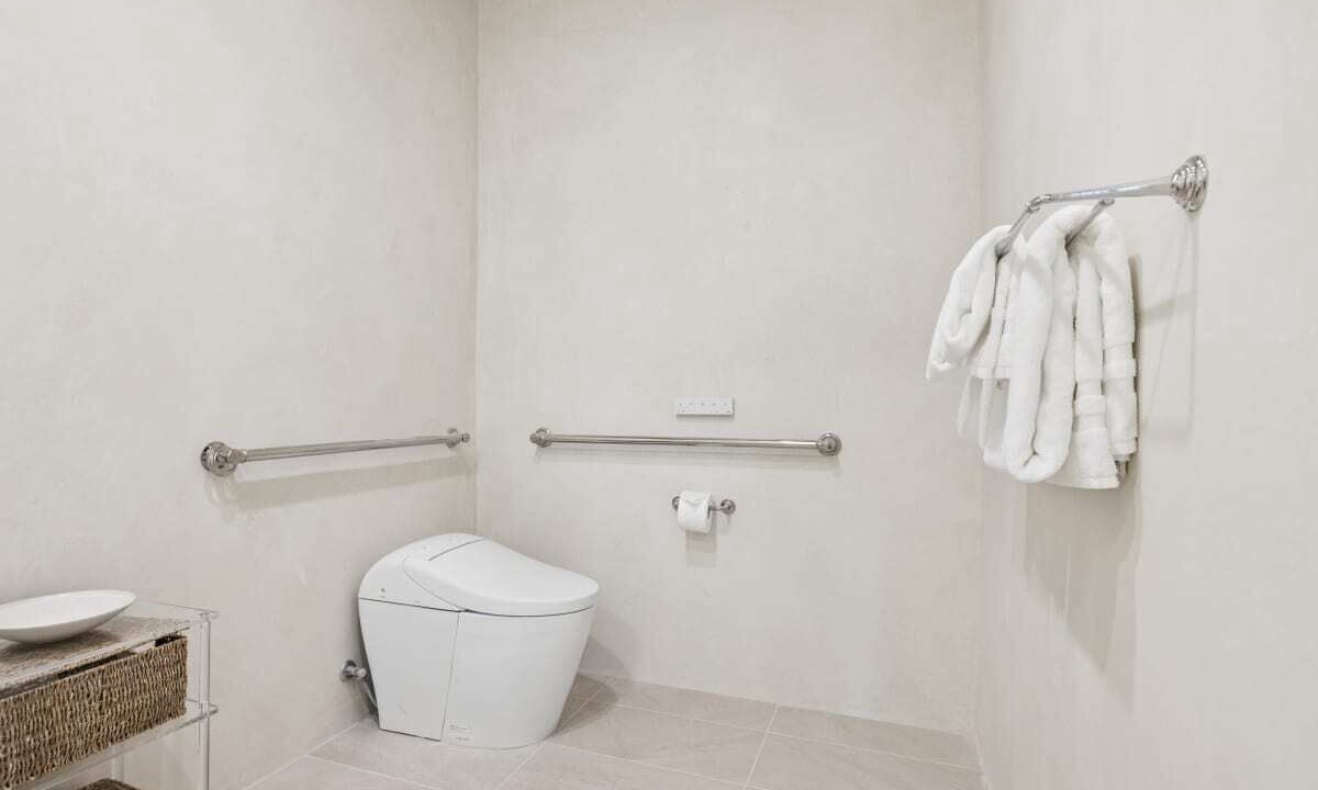 Photo of Bathroom in Oak Park