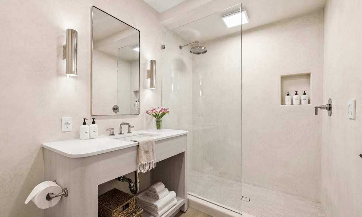 Photo of Bathroom in Oak Park