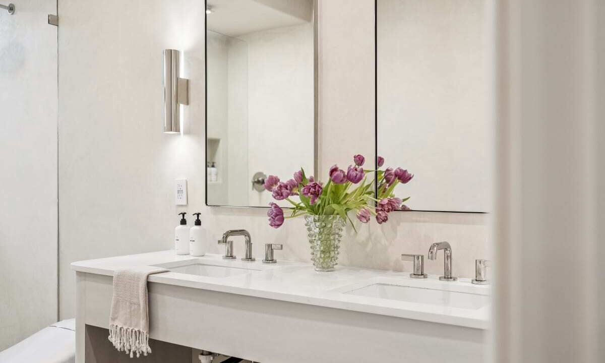 Photo of Bathroom in Oak Park