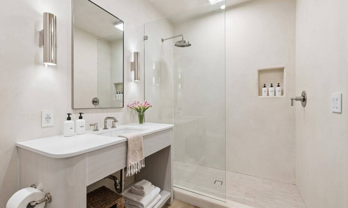 Photo of Bathroom in Oak Park