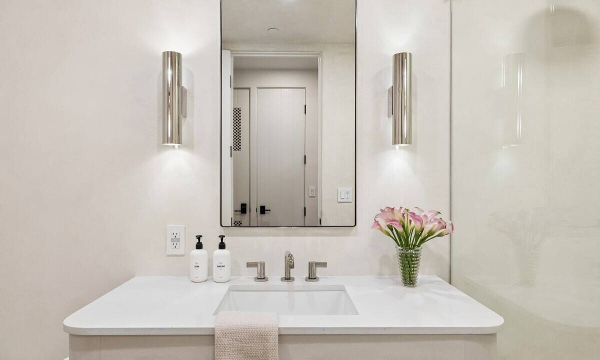 Photo of Bathroom in Oak Park