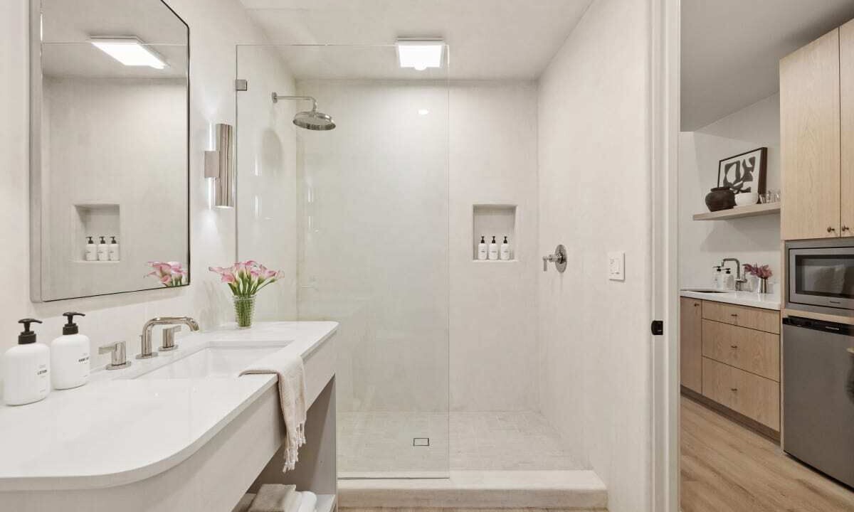 Photo of Bathroom in Oak Park