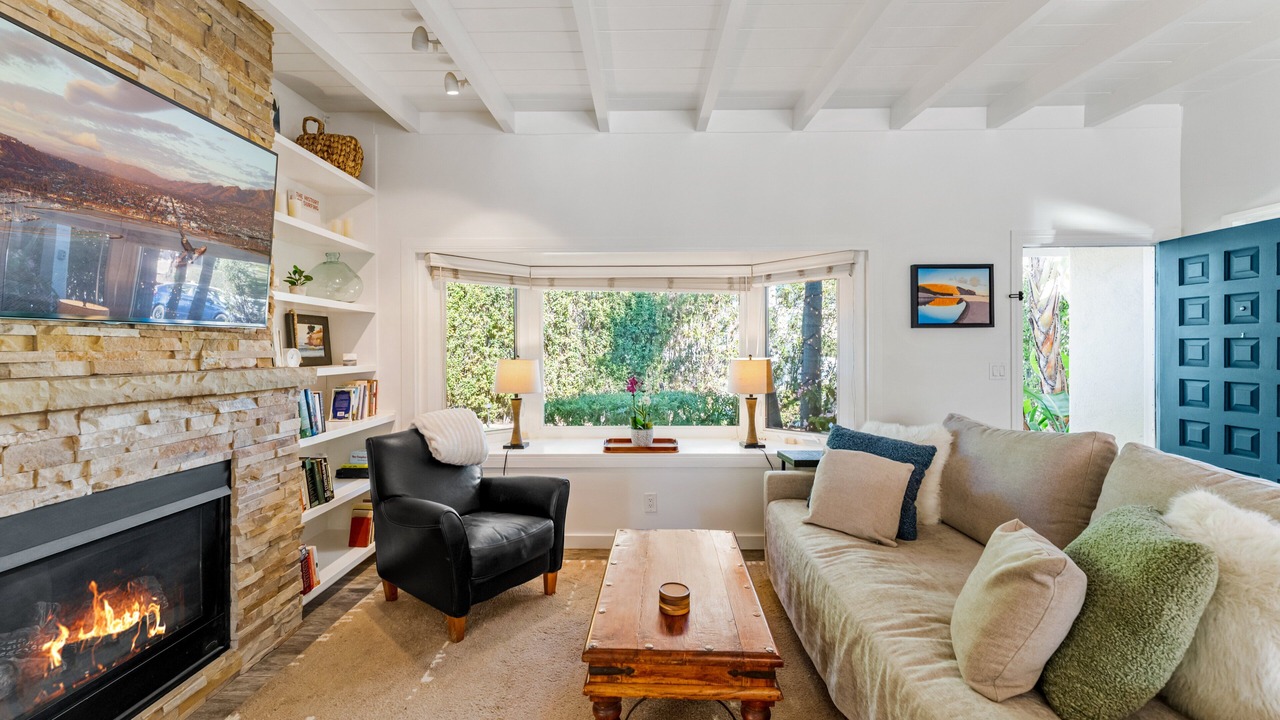 Photo of Livingroom in East Mesa