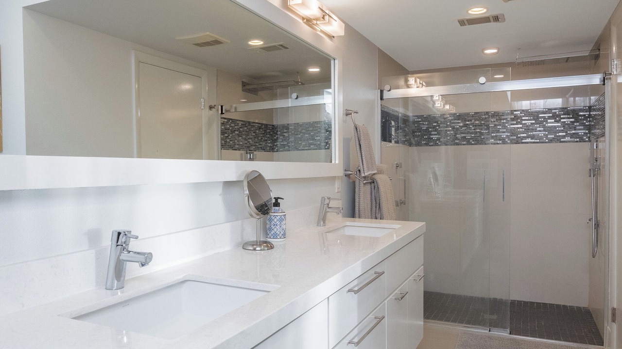 Photo of Bathroom in Araby Commons