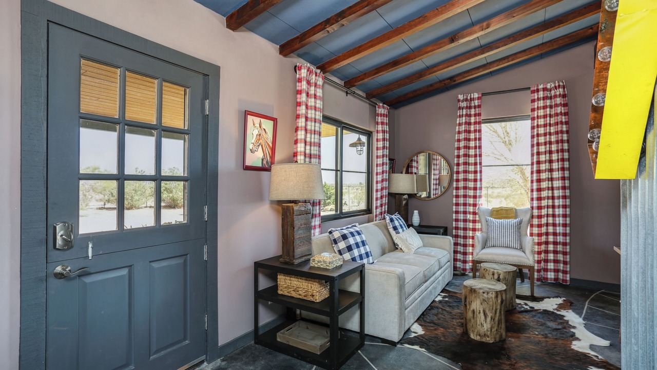 Photo of Livingroom in Landers