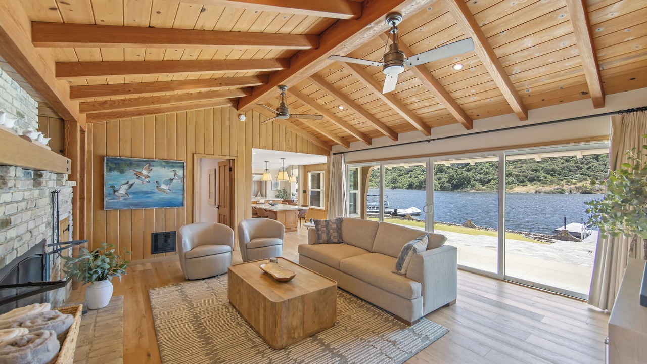 Photo of Livingroom in Thousand Oaks