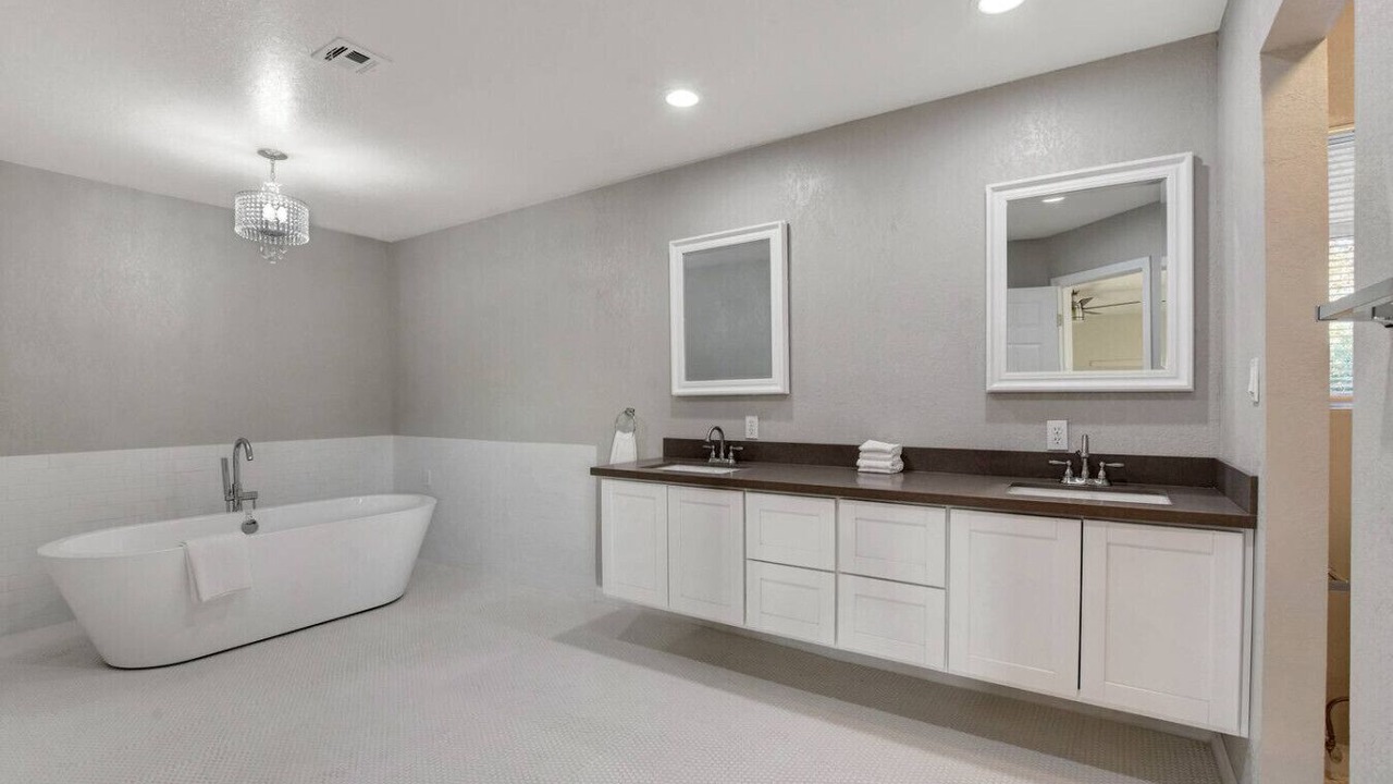 Photo of Bathroom in Sunrise Manor