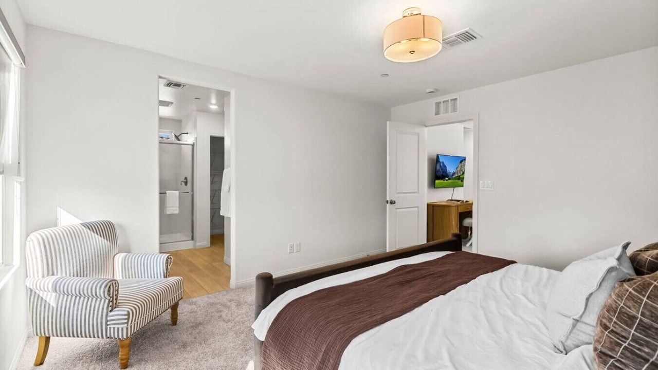 Photo of Bedroom in Highland Hills