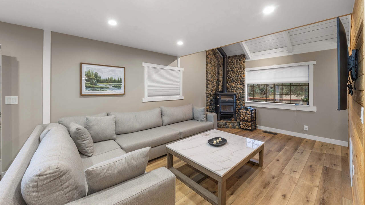 Photo of Livingroom in Frazier Park