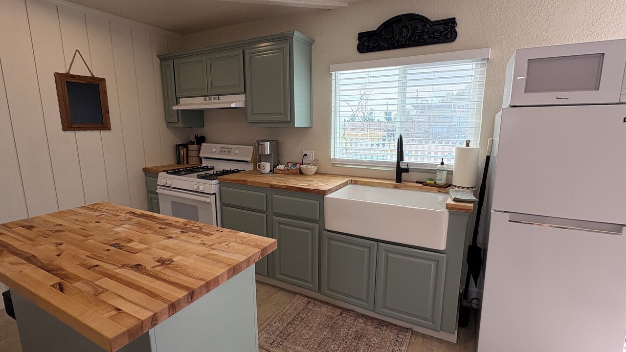 Photo of Kitchen in Hanford