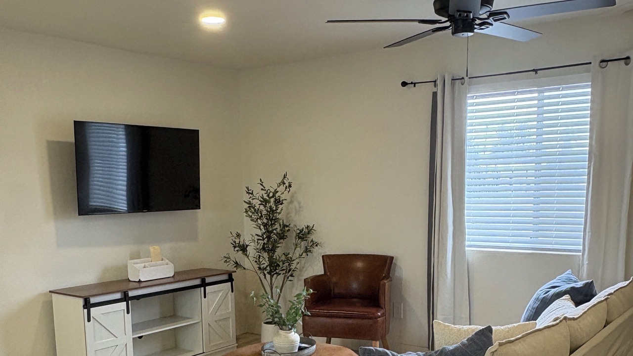 Photo of Livingroom in Hanford