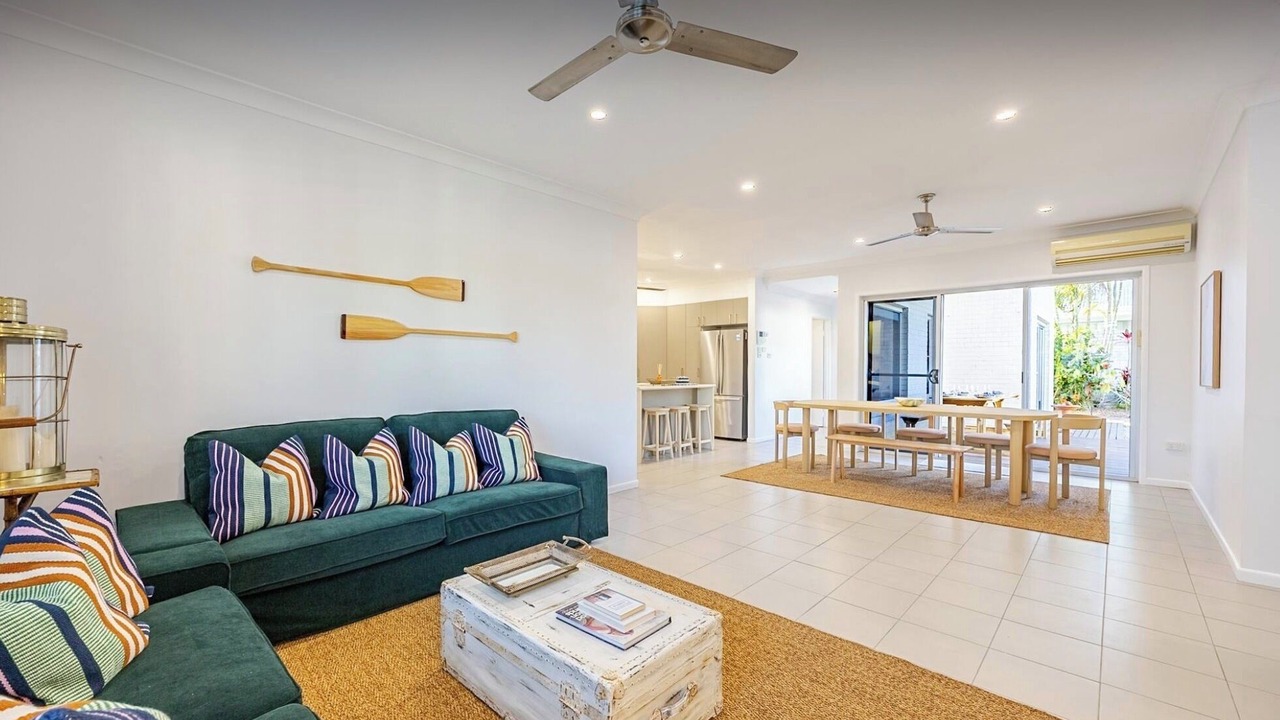 Photo of Livingroom in Broadbeach Waters