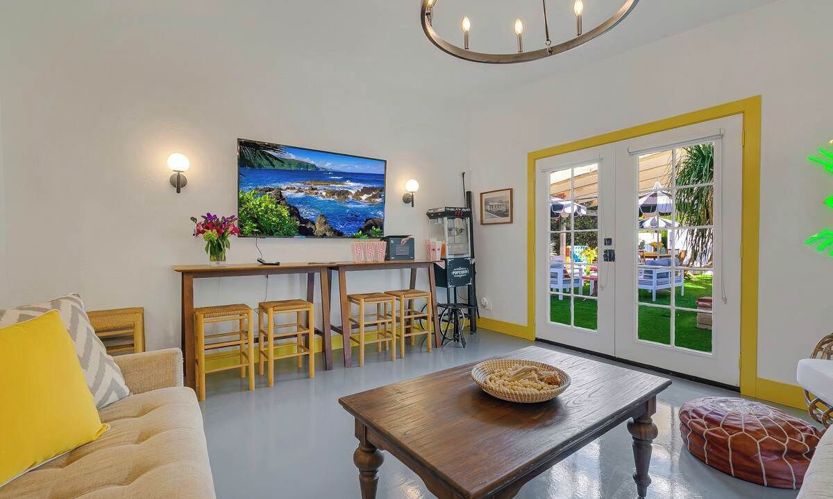 Photo of Livingroom in Tahquitz River Estates
