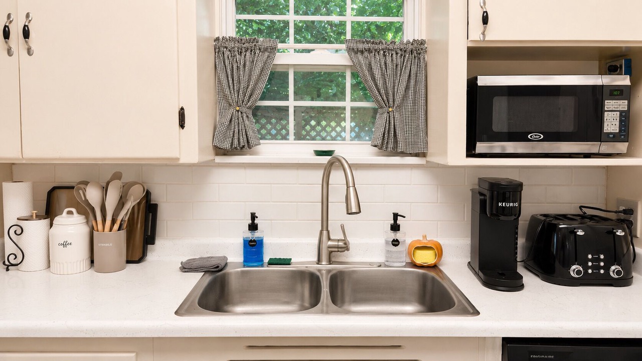 Photo of Kitchen in Coalinga