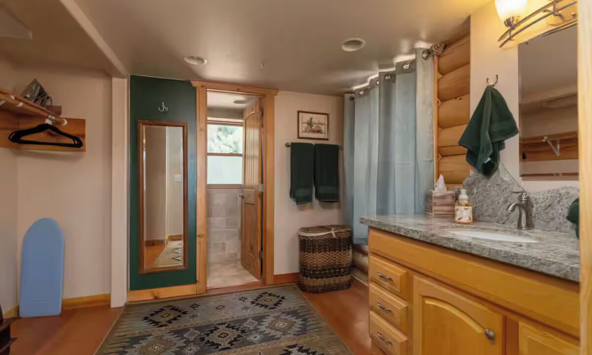 Photo of Bathroom in Julian