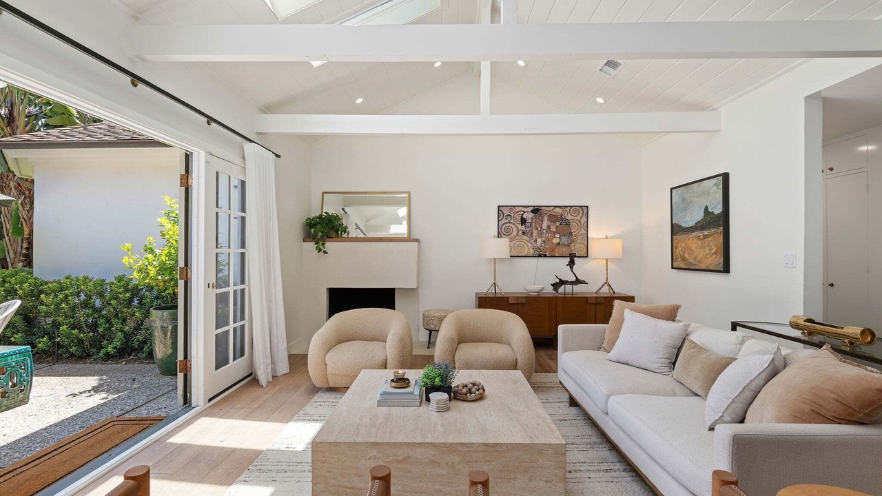 Photo of Livingroom in Hedgerow