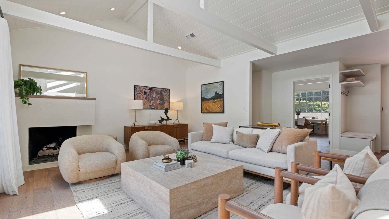 Photo of Livingroom in Hedgerow