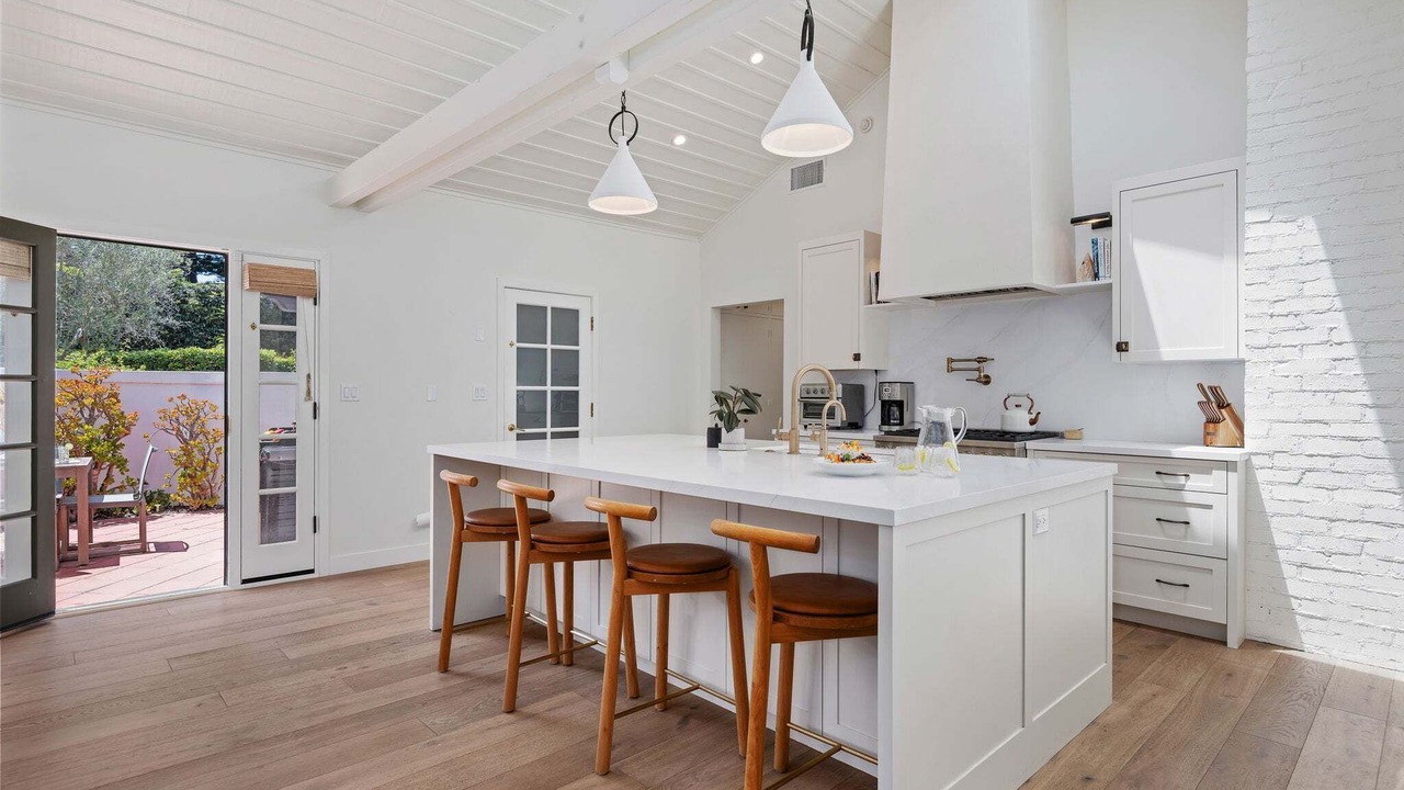 Photo of Kitchen in Hedgerow