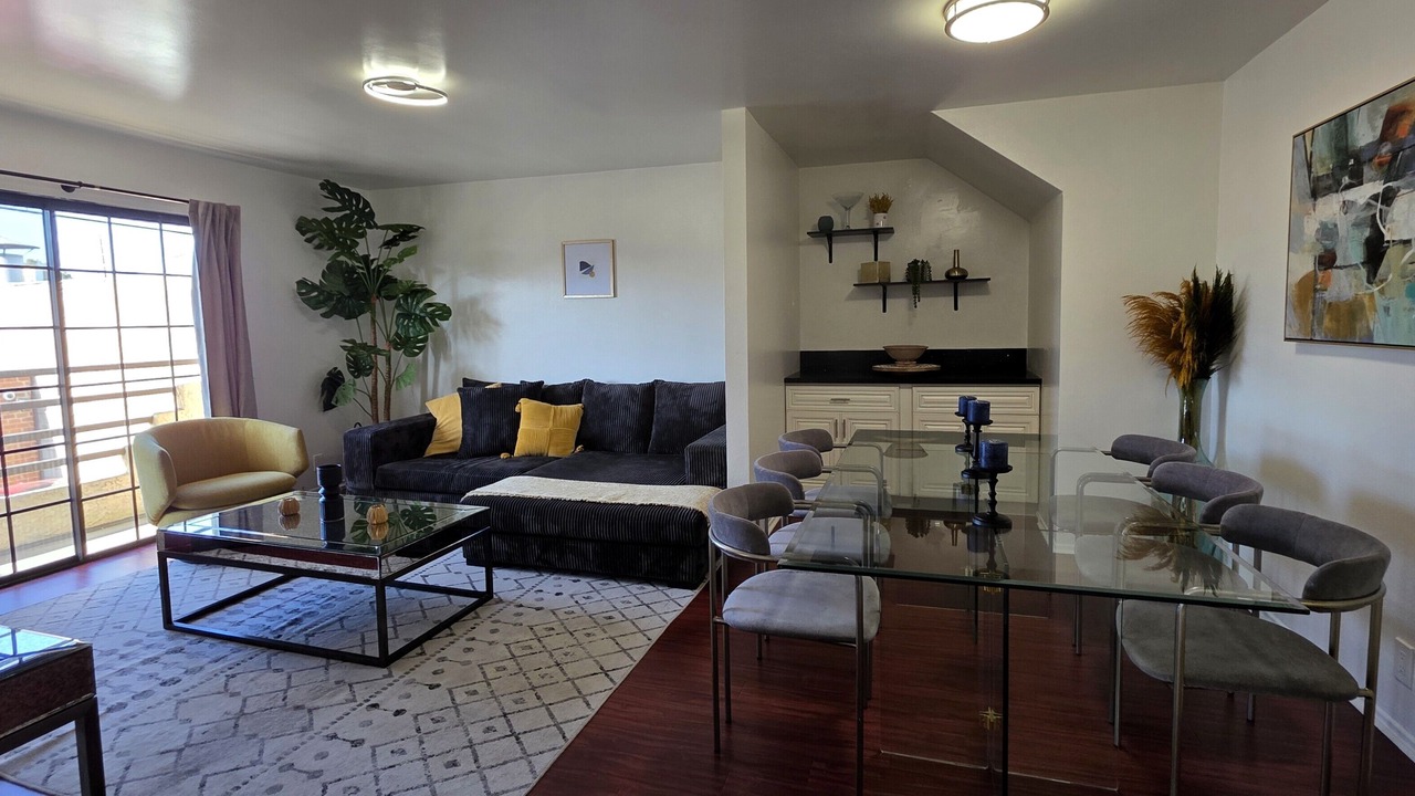 Photo of Livingroom in Beverly Hills