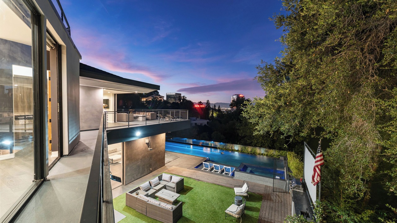 Photo of Patio Balcony in Los Angeles