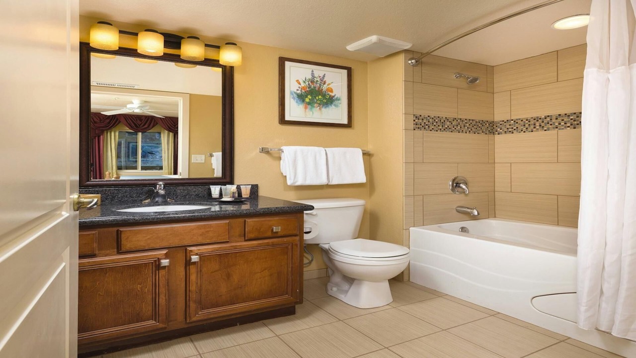Photo of Bathroom in Round Hill Village