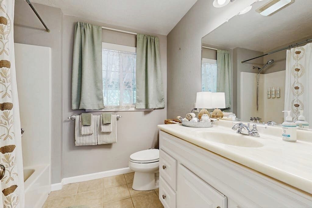 Photo of Bathroom in Hathaway Pines