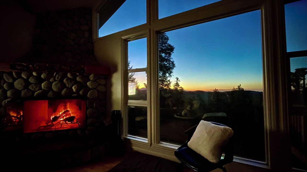 Photo of Livingroom in Arrowhead Villas