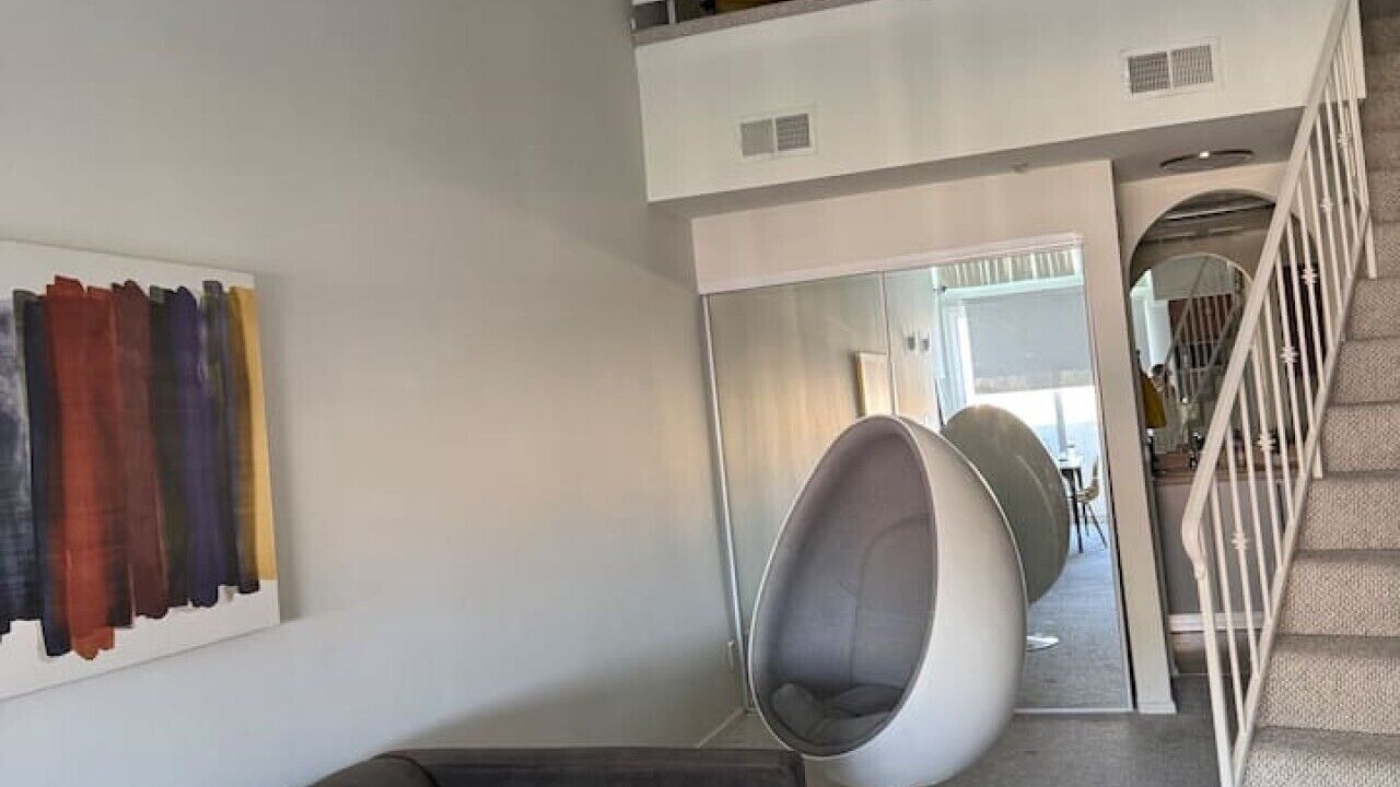 Photo of Livingroom in Wilshire