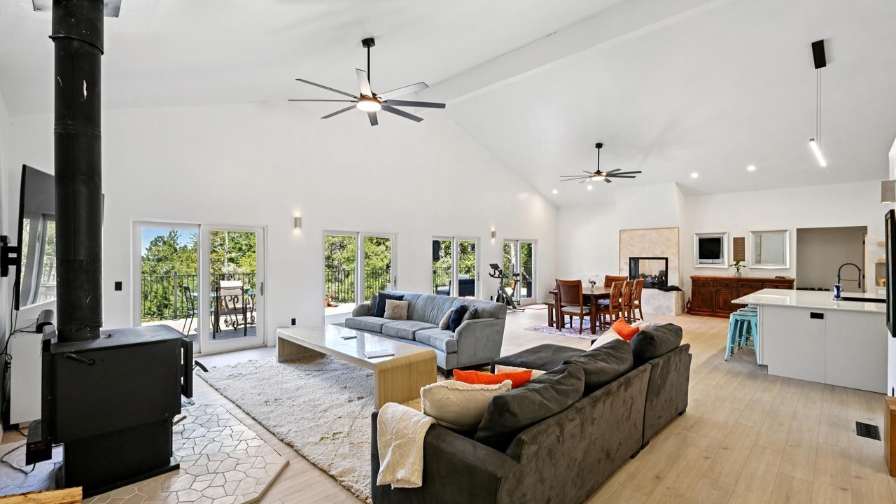 Photo of Livingroom in Gualala