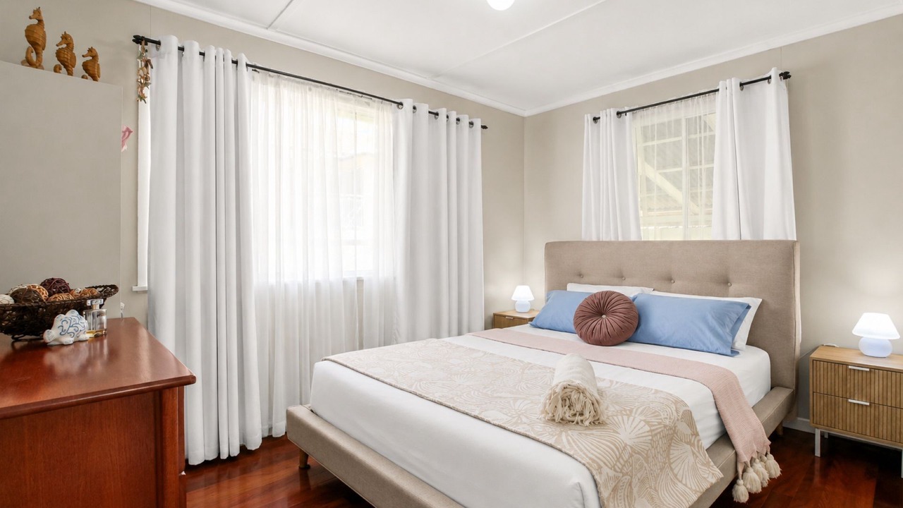 Photo of Bedroom in Golden Beach