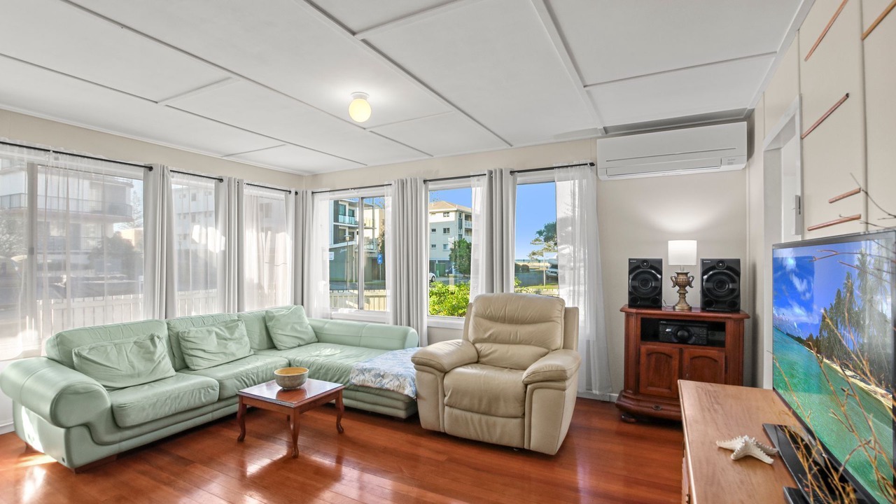 Photo of Livingroom in Golden Beach