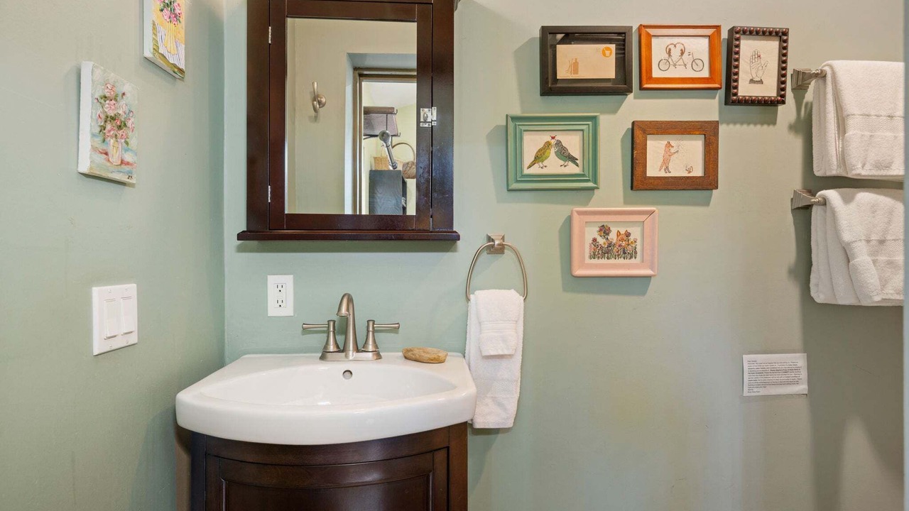 Photo of Bathroom in Carpinteria