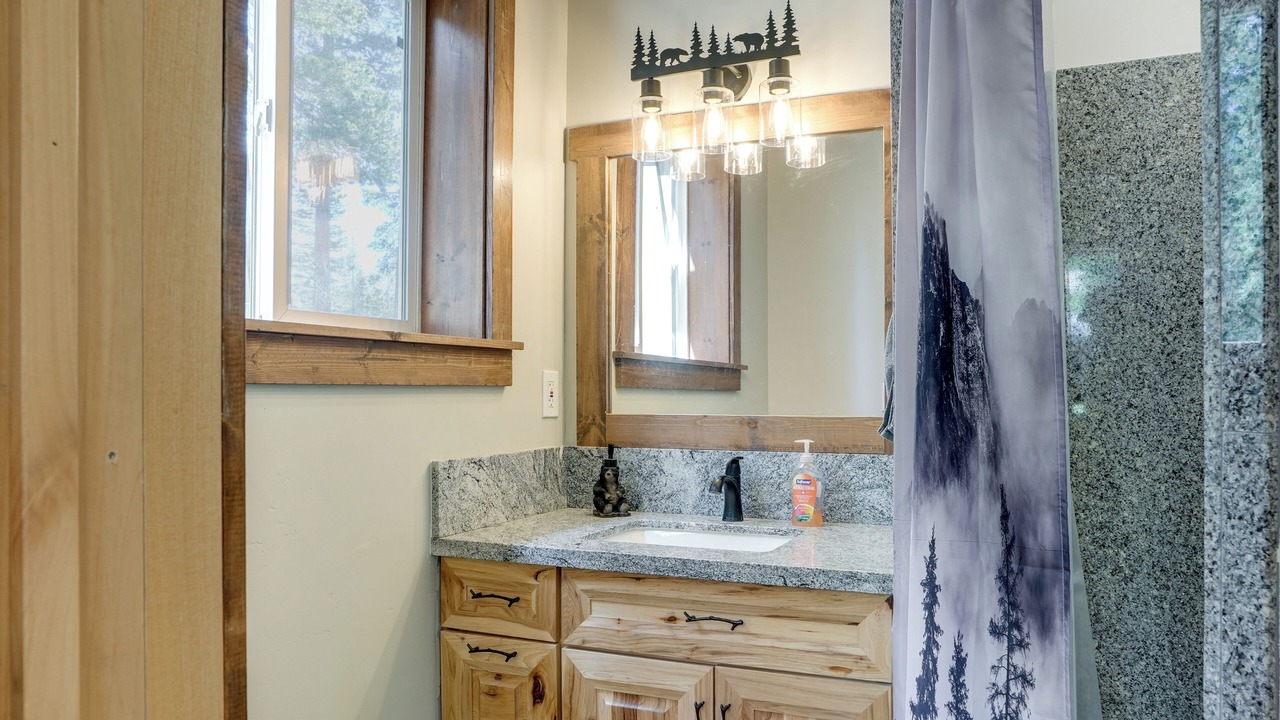 Photo of Bathroom in Echo Lake