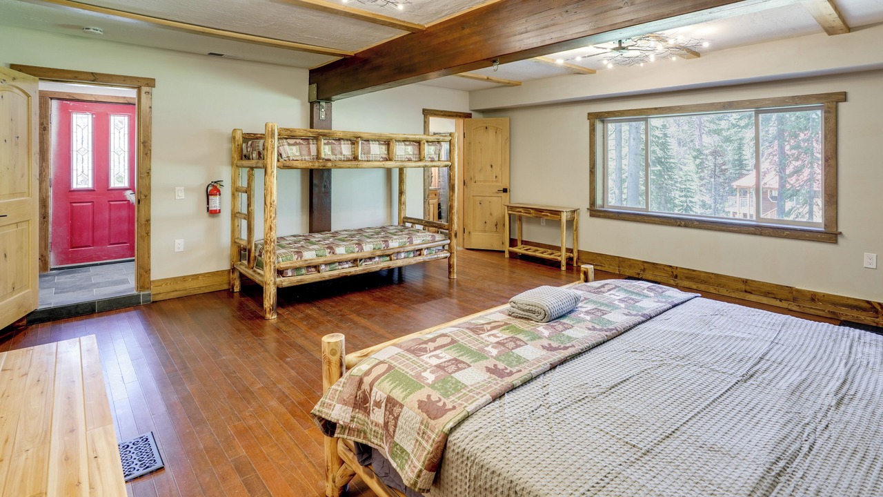 Photo of Bedroom in Echo Lake