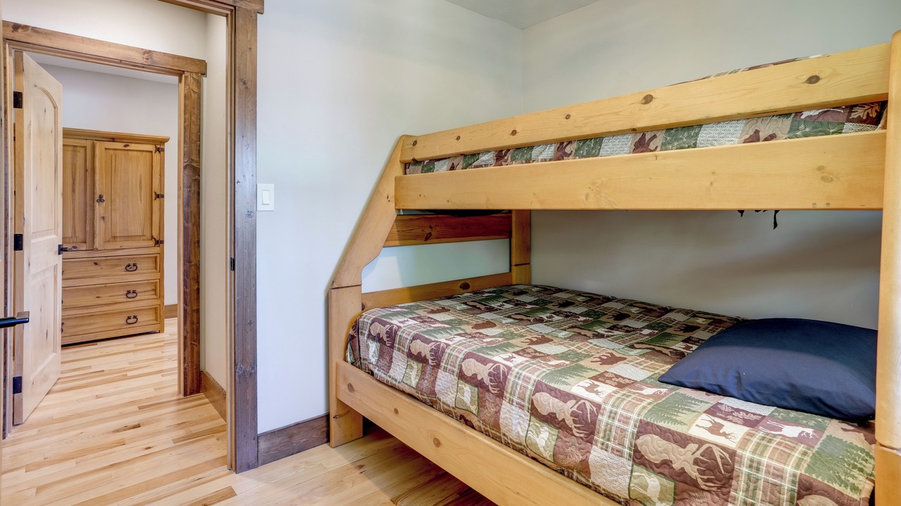 Photo of Bedroom in Echo Lake