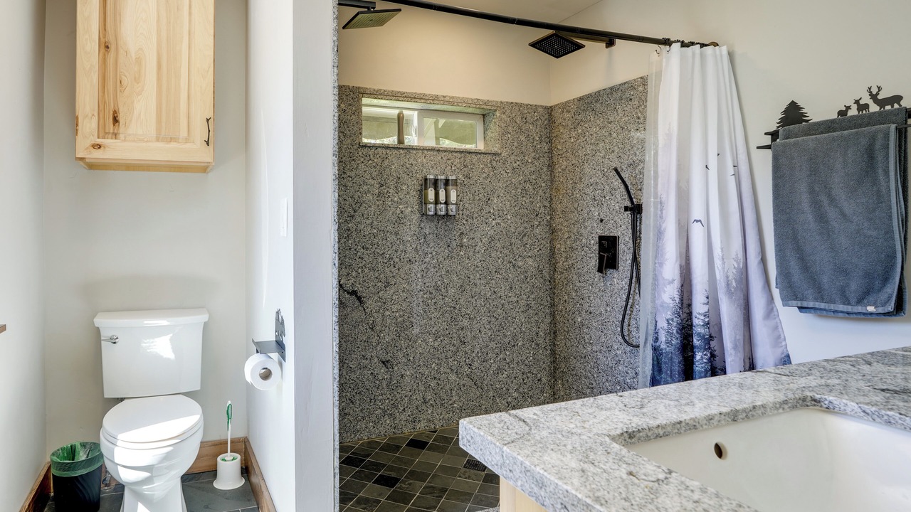 Photo of Bathroom in Echo Lake