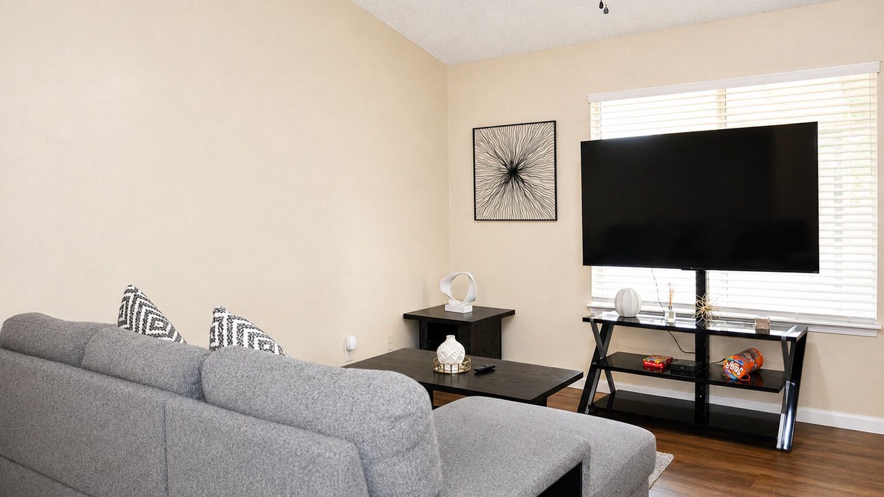 Photo of Livingroom in Hanford